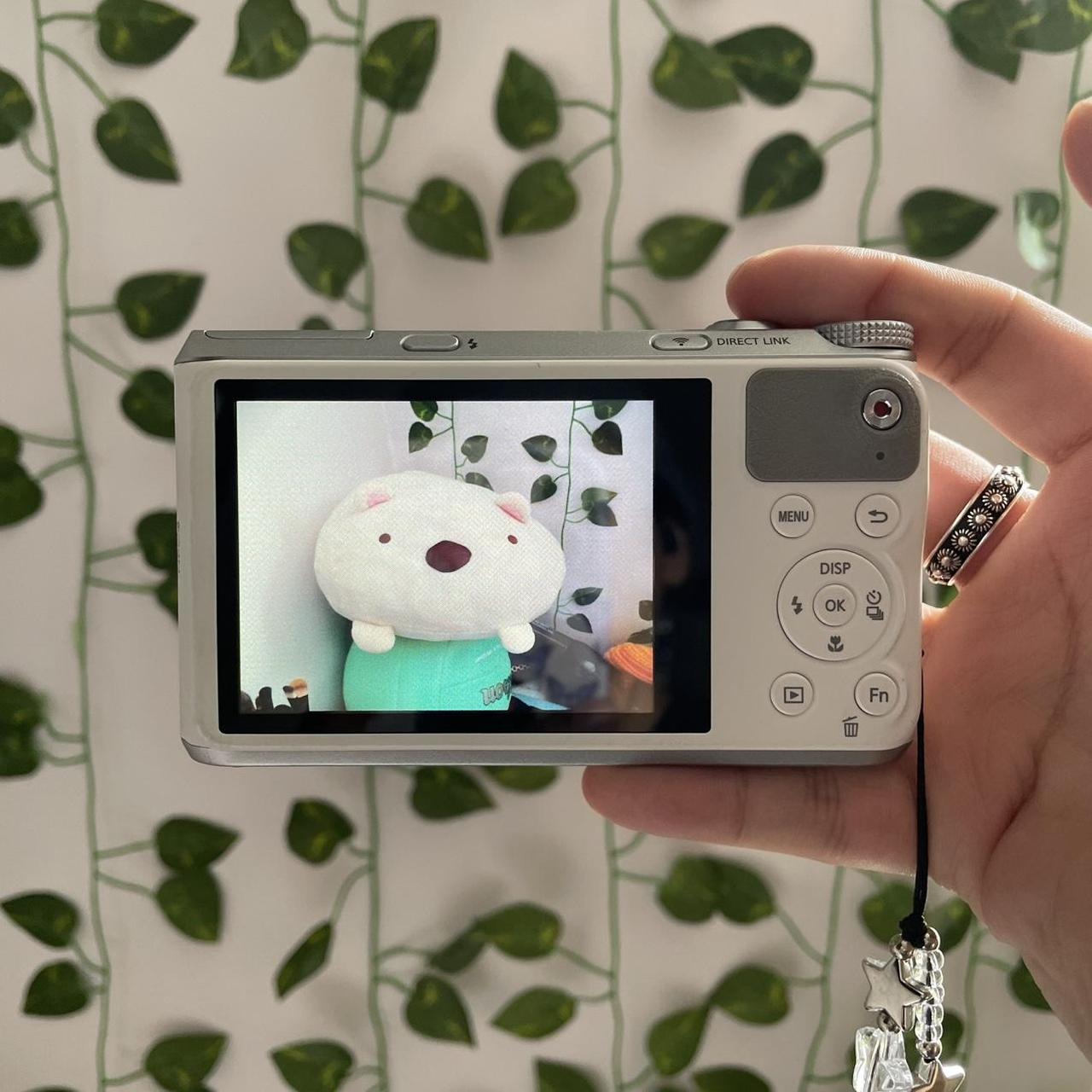 Samsung Silver and Grey Cameras-and-accessories