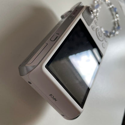 Samsung Silver and Grey Cameras-and-accessories