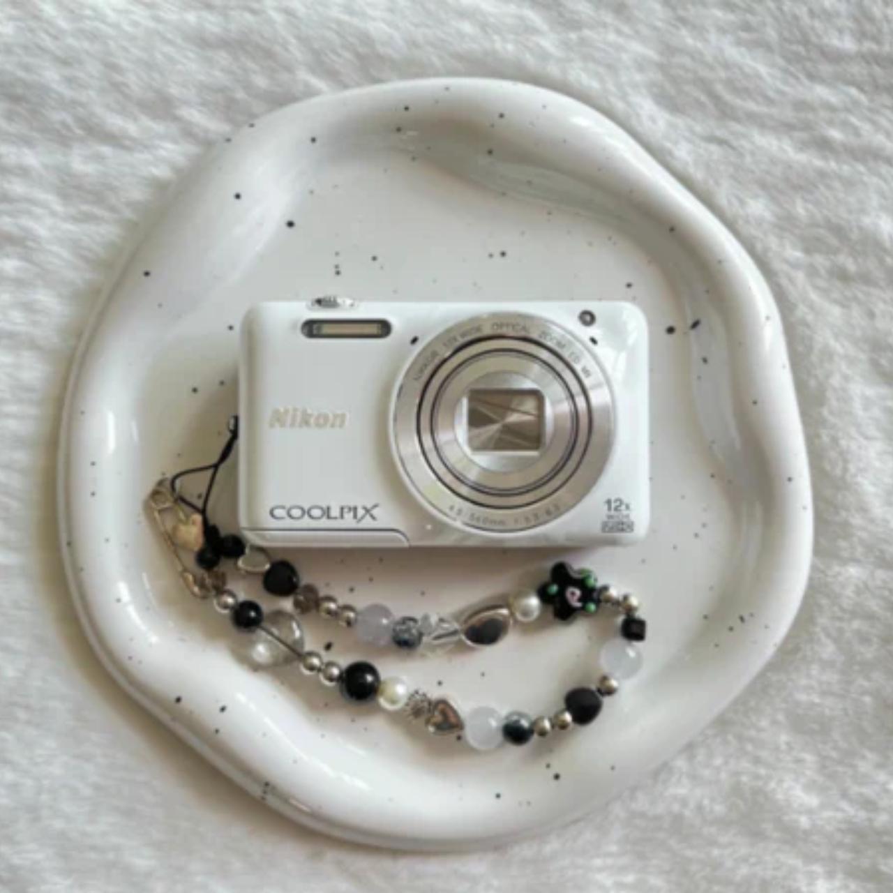 PreOwned Nikon Coolpix S6600 Digital Camera with Flip Screen