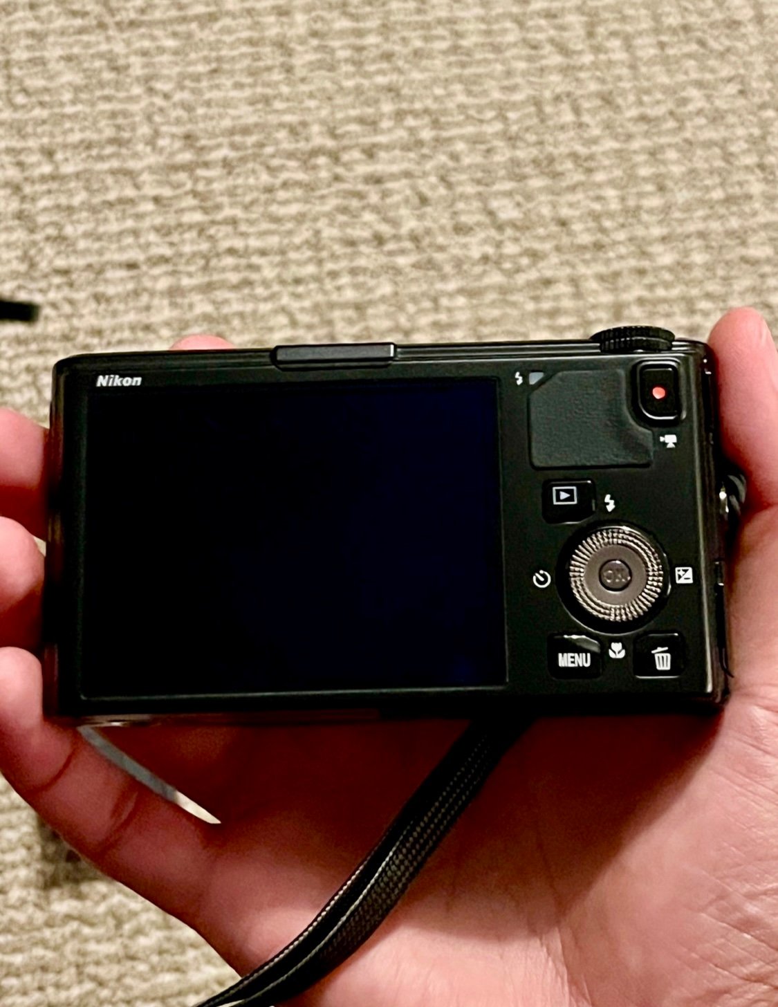 Nikon Coolpix S9500 Black 18.Mp 22X Super-Telephoto pocket camera