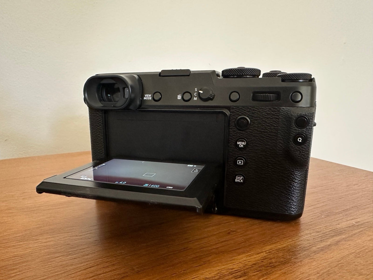 Fujifilm GFX 50R medium format camera