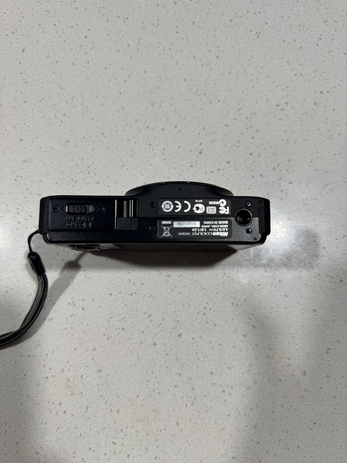 Nikon COOLPIX S920016.OMP Digital Camera - Black Bundle/ (Tested)