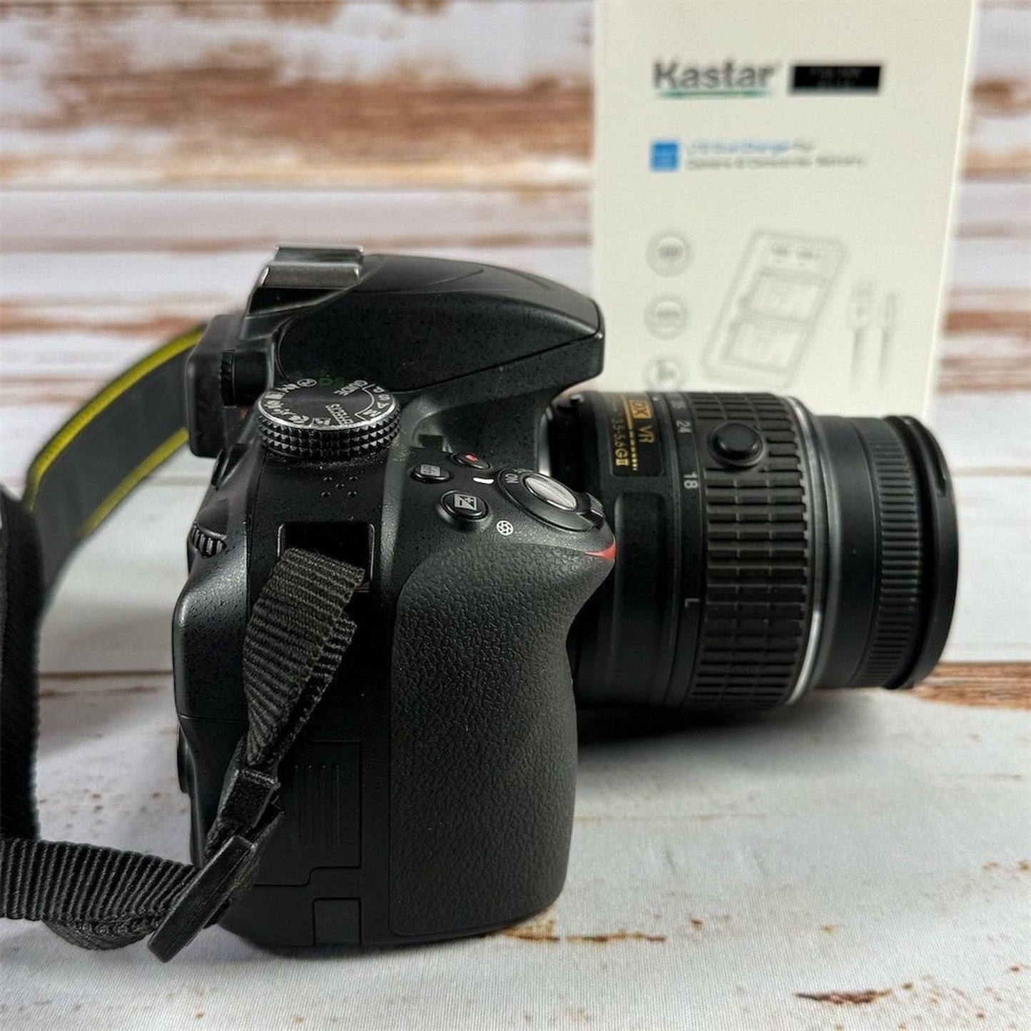 Nikon D3300 DSLR w/ 18-55mm Lens & Kastar Charger Shutter Count 3788 Used