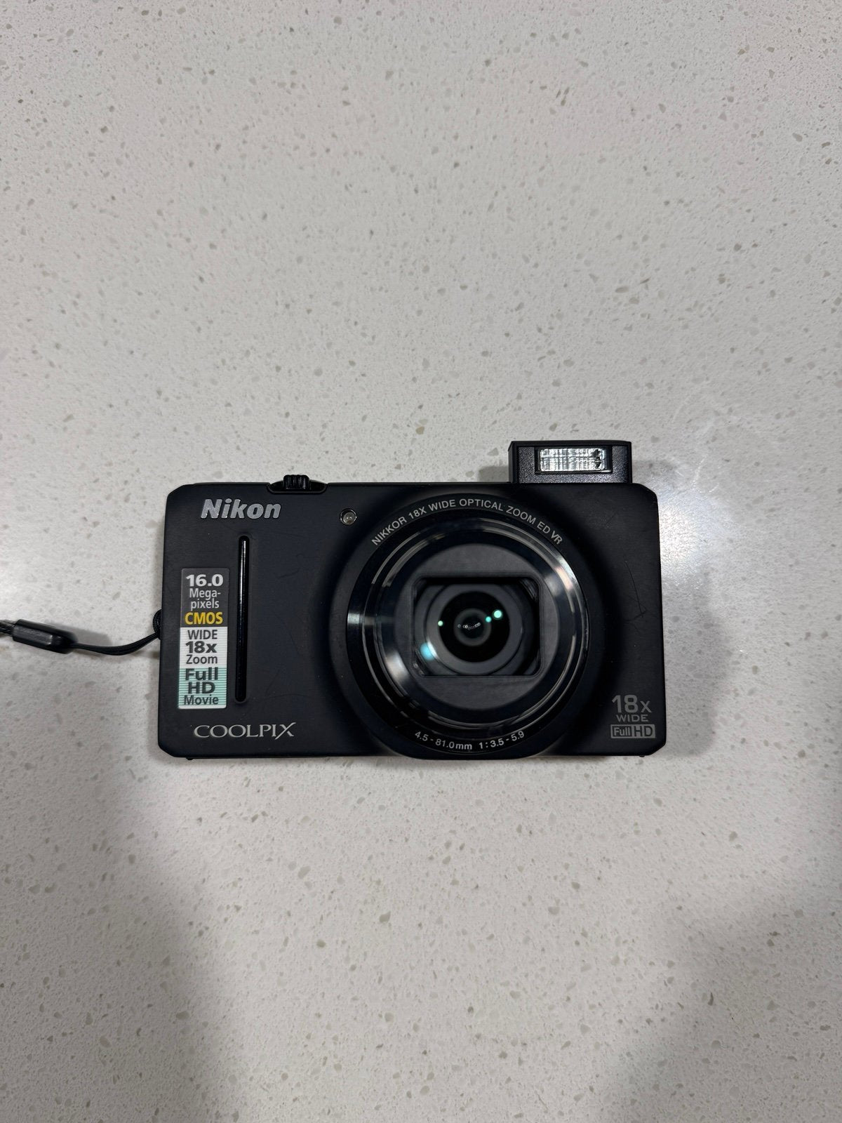 Nikon COOLPIX S920016.OMP Digital Camera - Black Bundle/ (Tested)