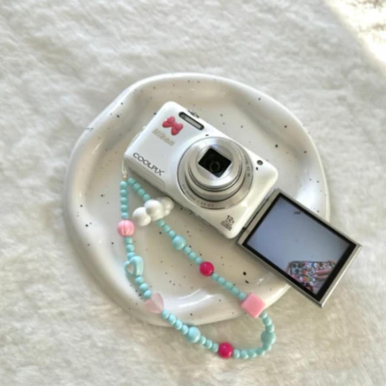 PreOwned Nikon White COOLPIX S6600 Flip Screen Digital Camera