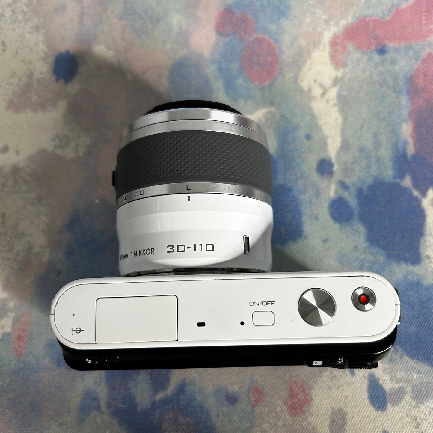 Nikon 1 J1 Digital Camera Bundle White w/ 30-110mm Lens & Charger Please Read