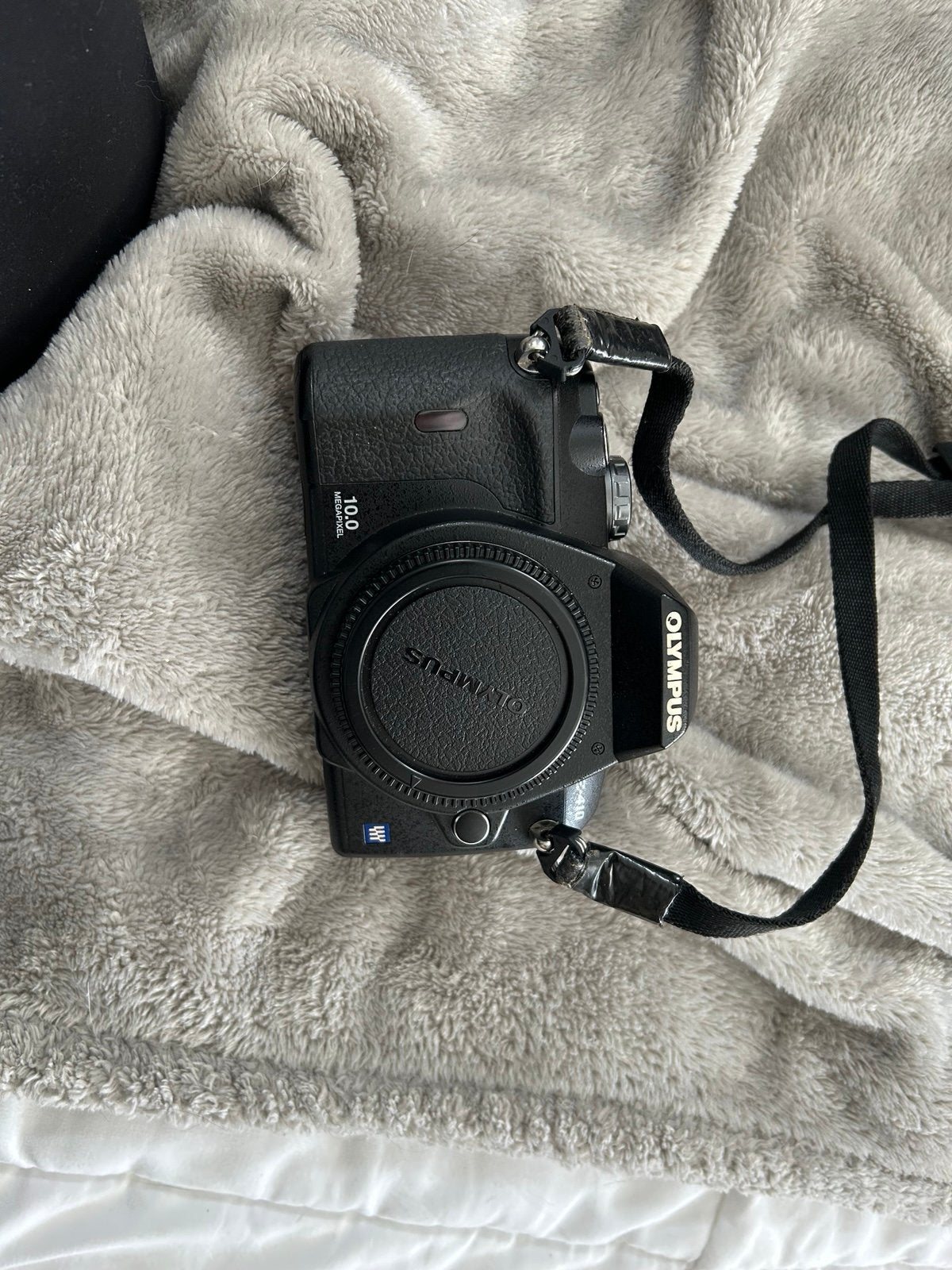 Olympus E-410 camera