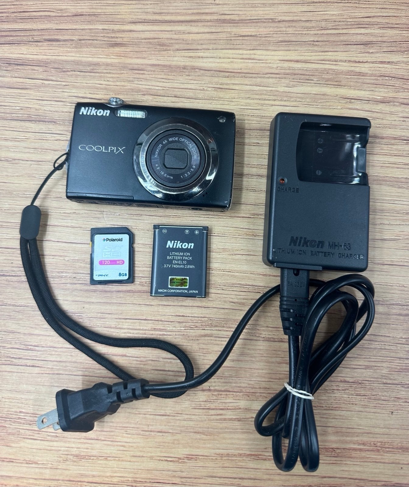 Nikon Coolpix S3000 Black-12.0 MP Digital Camera 8SD Card & Charger-Tested