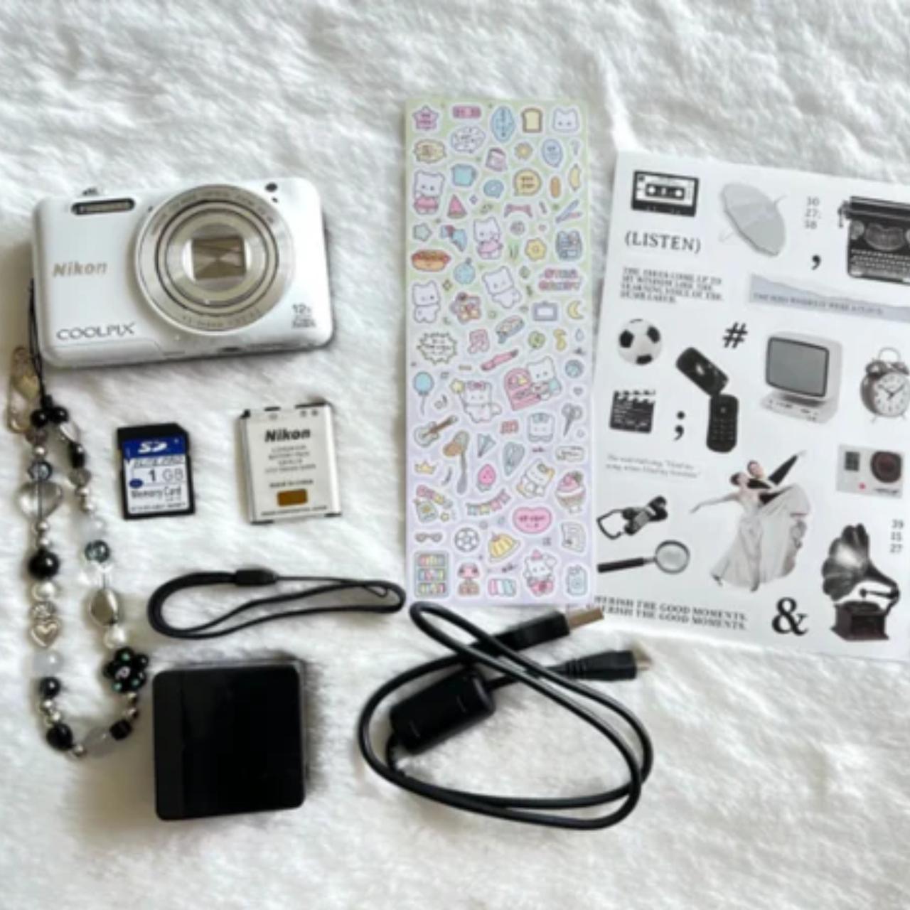 PreOwned Nikon Coolpix S6600 Digital Camera with Flip Screen