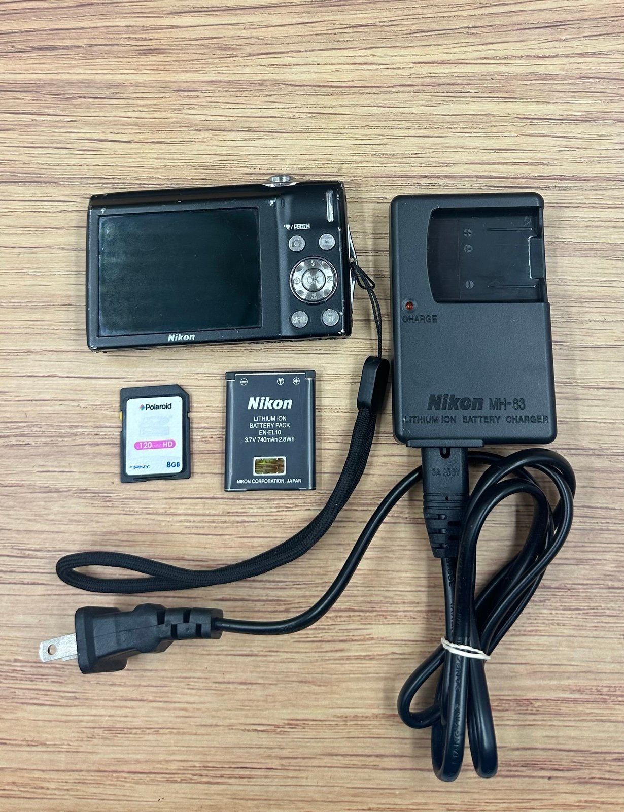 Nikon Coolpix S3000 Black-12.0 MP Digital Camera 8SD Card & Charger-Tested